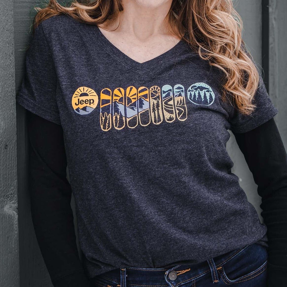 Ladies V-Neck Jeep® Atomic Grille - Heather Black